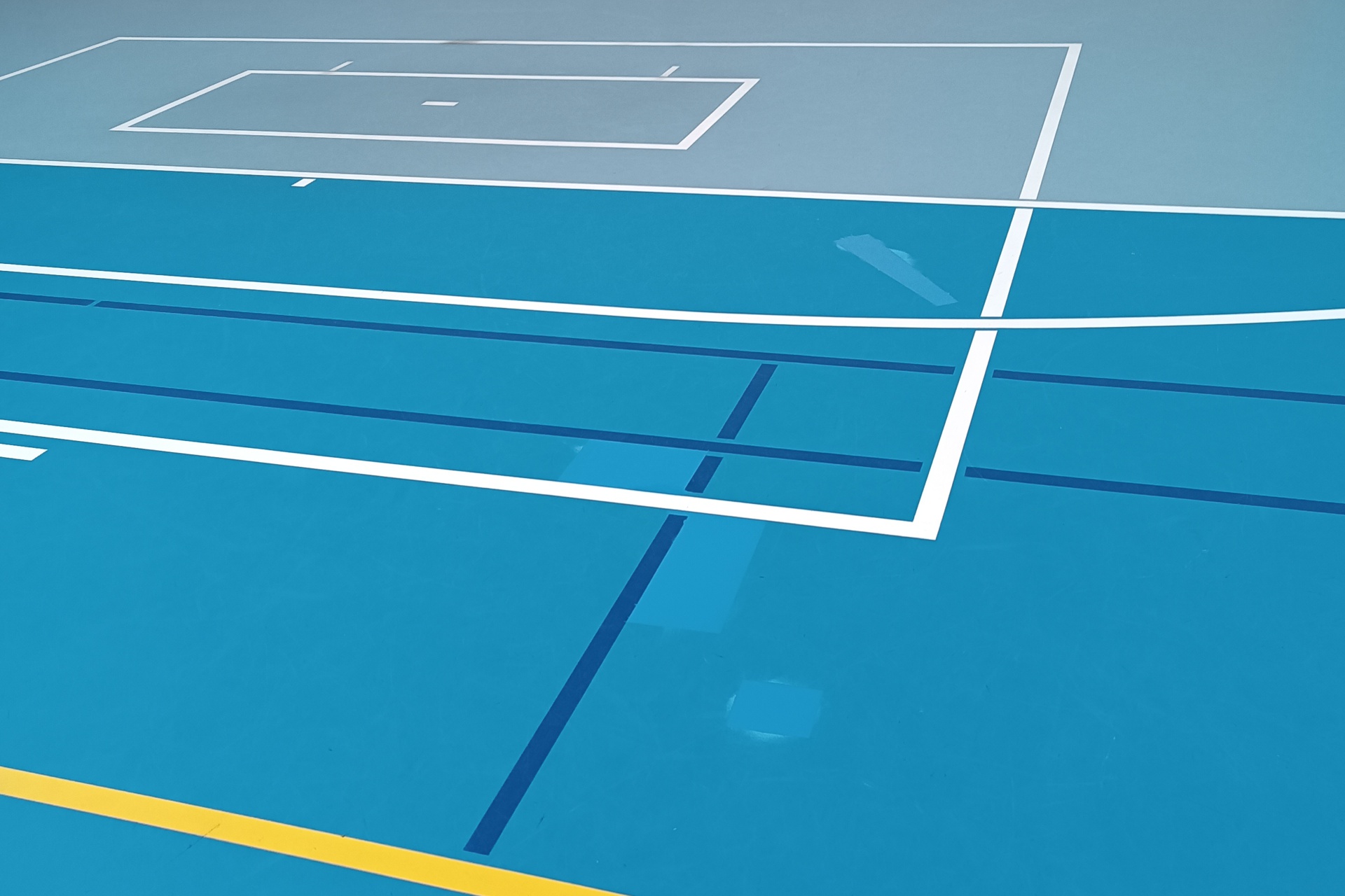 Oprava polyuretanové sportovní podlahy v Bílině